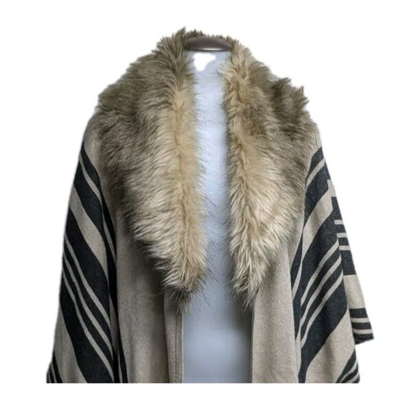 Merona Shawl Cape Removable Faux Fur Neck Poncho Outer Shell Layer Look S/M - Picture 3 of 10